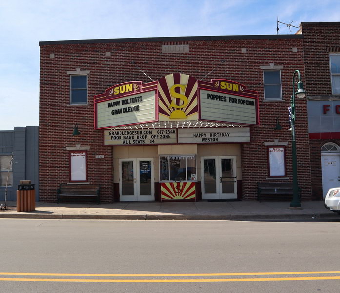 Sun Theatre - May 2021 (newer photo)